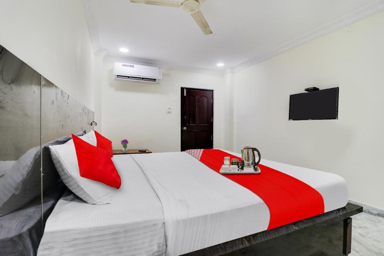 Oyo Dharani Grand Hotel Khammam Exterior photo